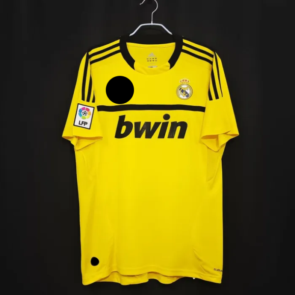 Real Madrid Retro Yellow Goalkeeper Jersey 2011/12