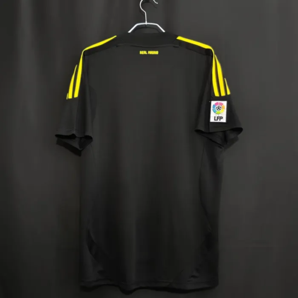 Real Madrid Retro Black Goalkeeper Jersey 2011/12 - Image 2