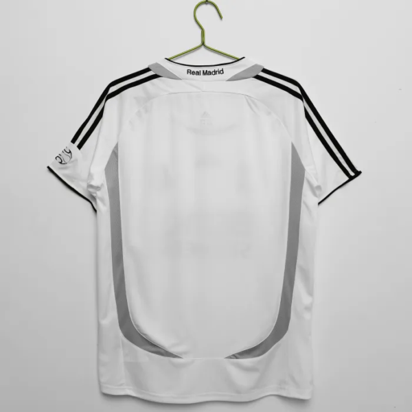 Real Madrid Home Retro Jersey 2006/07 - Image 2