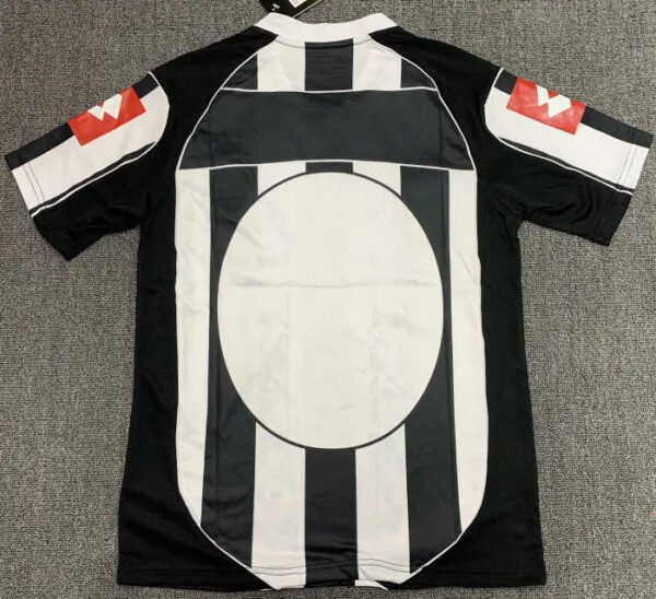 Juventus Home Retro Jersey 2002/03 - Image 2