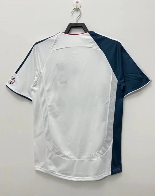 Liverpool Away Retro Jersey 2006/08 - Image 2